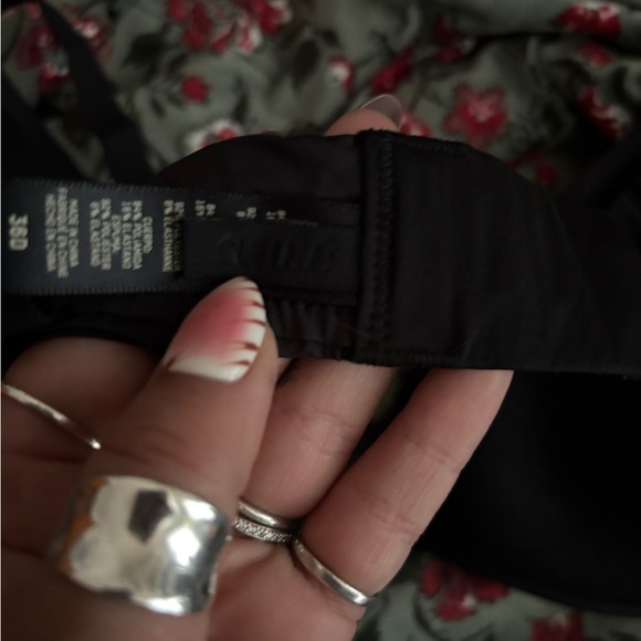SKIMS Elegant Black Women's Bra - Picture 3 of 4